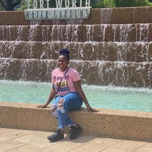 Meet your Posher, Monique